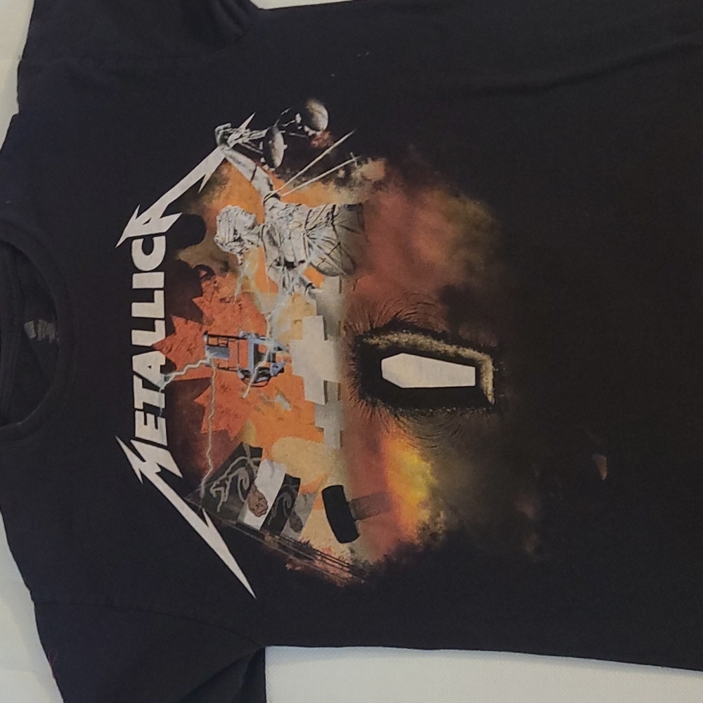 Band tees- Metallica concert tee
